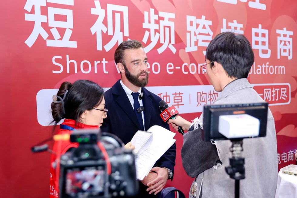2025跨境电商，全新模式优哩哩强势来袭，宝妈，上班族，企业老板等全民轻创，势不可挡
