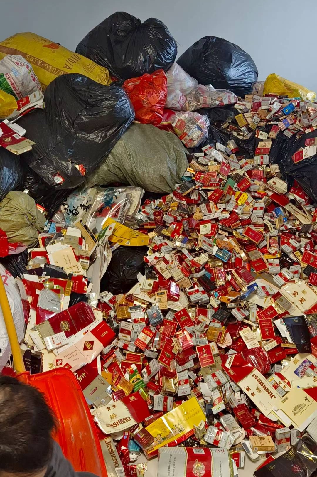 小盒码上线，烟盒变现工具-315首码项目网